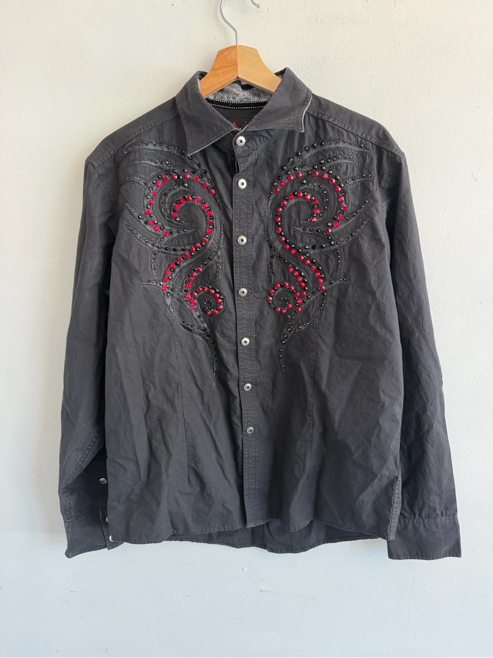 Black Men's Casual Button-Down Shirt with Red Accent Embellishments